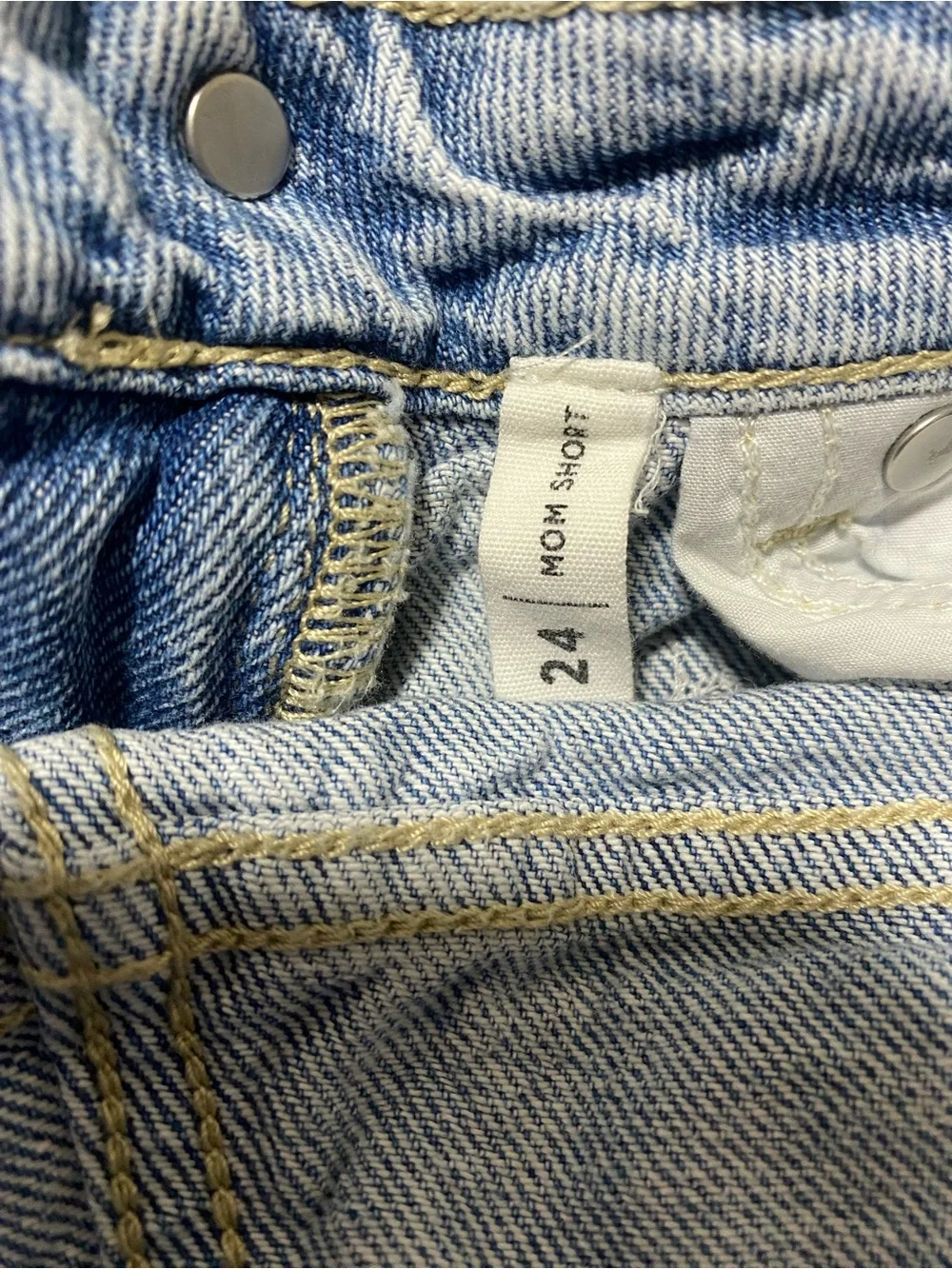 PacSun Light Wash Denim Daisy Embroidered Shorts